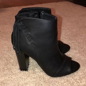 Express black pumps